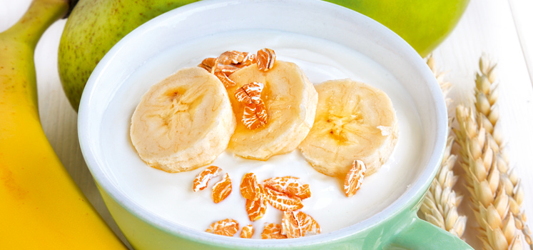 joghurt-mit-obst-und-haferflocken.jpg